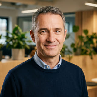 James Mitchell, con el cargo de Director Ejecutivo en Fortis Invelix, foto de perfil